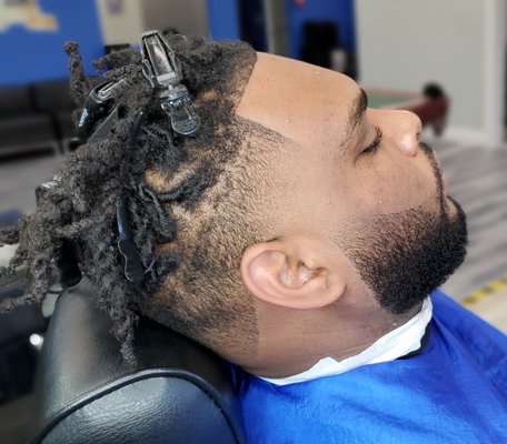 Master barber at work